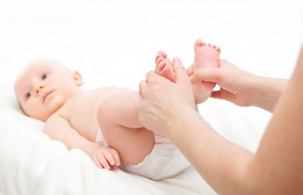 Baby Massage Techniques To Relieve Colic At Home | It’s possible that massage may help your baby’s colic. Babies do tend to cry less and be less fretful when they’re being massaged.

#babymassage #babymassageforcolic #babycolic #babymassagefornewborns #colicbabymassage #babymassagevideo #newbornbabymassage #colicmassage #howbabymassagehelpscolic #babyiloveyoumassageforcolic #howtomassageababy #babycolicmassage #babymassageoil #babyhascolic