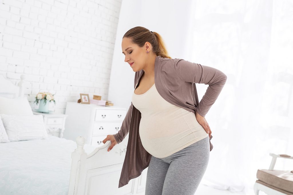 Back pain can be a major problem among most pregnant women, but with some changes in routines, precautions and exercises that can be performed at home it is possible to go through pregnancy without back pain.
