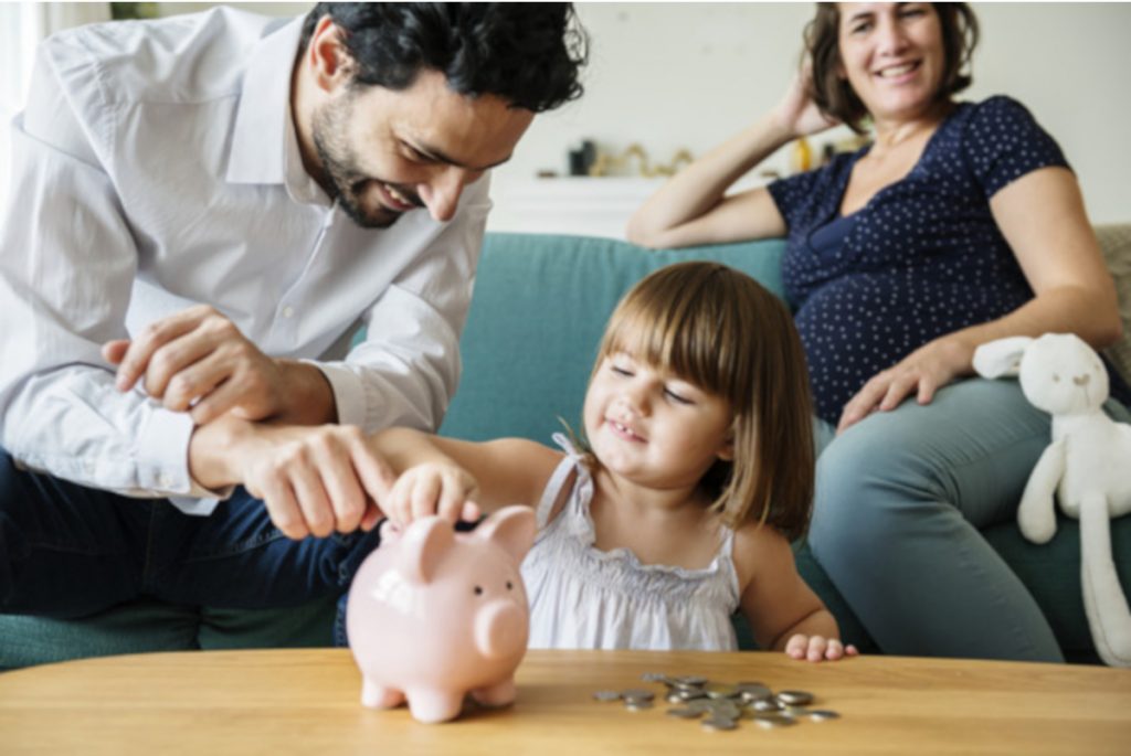 Ideas to help teach your kids about money and financial literacy. Training your child to become financially responsible.

#teachingkidsaboutmoney #howtoteachkidsaboutmoney #teachkidsaboutmoney #howtoteachyourkidsaboutmoney