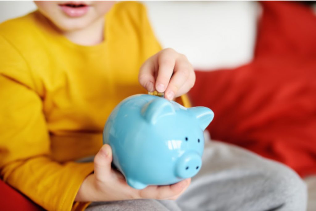 Raise financially successful kids. Everything Your Child Needs to Know About Money. Make sure your kids don't miss out on these important lessons.

#teachingkidsaboutmoney #howtoteachkidsaboutmoney #teachkidsaboutmoney #howtoteachyourkidsaboutmoney #teachingyourkidsaboutmoney #teachkidsmoney #teachingkidsaboutmoneyandbusiness #howdoistartteachingmykidsaboutmoney? #teachingaboutmoney #teachingchildrenaboutmoney #teachingkidsaboutfinances