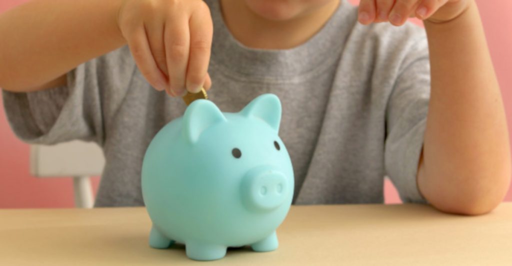 How to set up your kids up for financial success? Teaching kids about money is a life skill that will benefit them for the rest of their lives.

#teachingyourkidsaboutmoney #teachkidsmoney #teachingkidsaboutmoneyandbusiness #howdoistartteachingmykidsaboutmoney? 